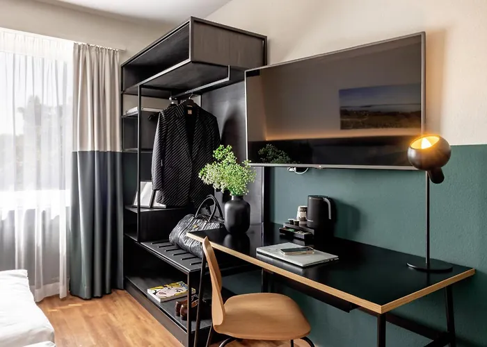 Hotel Free Parking 3*