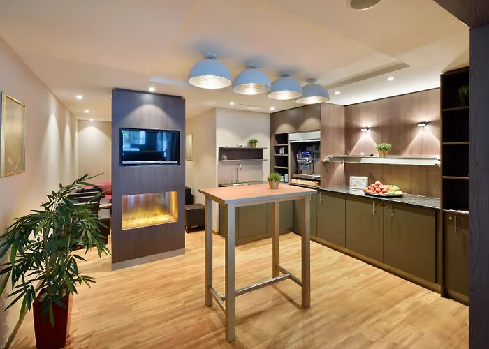 Hotel Free Parking 3*