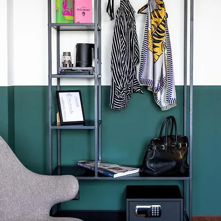 Hotel Free Parking 3*